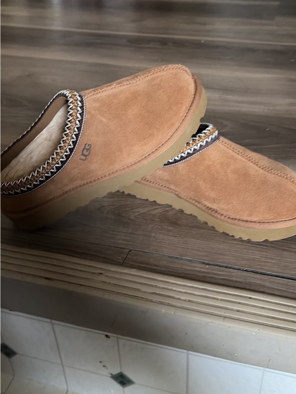 UGG women’s  Chestnut Suede Slip-On Clogs